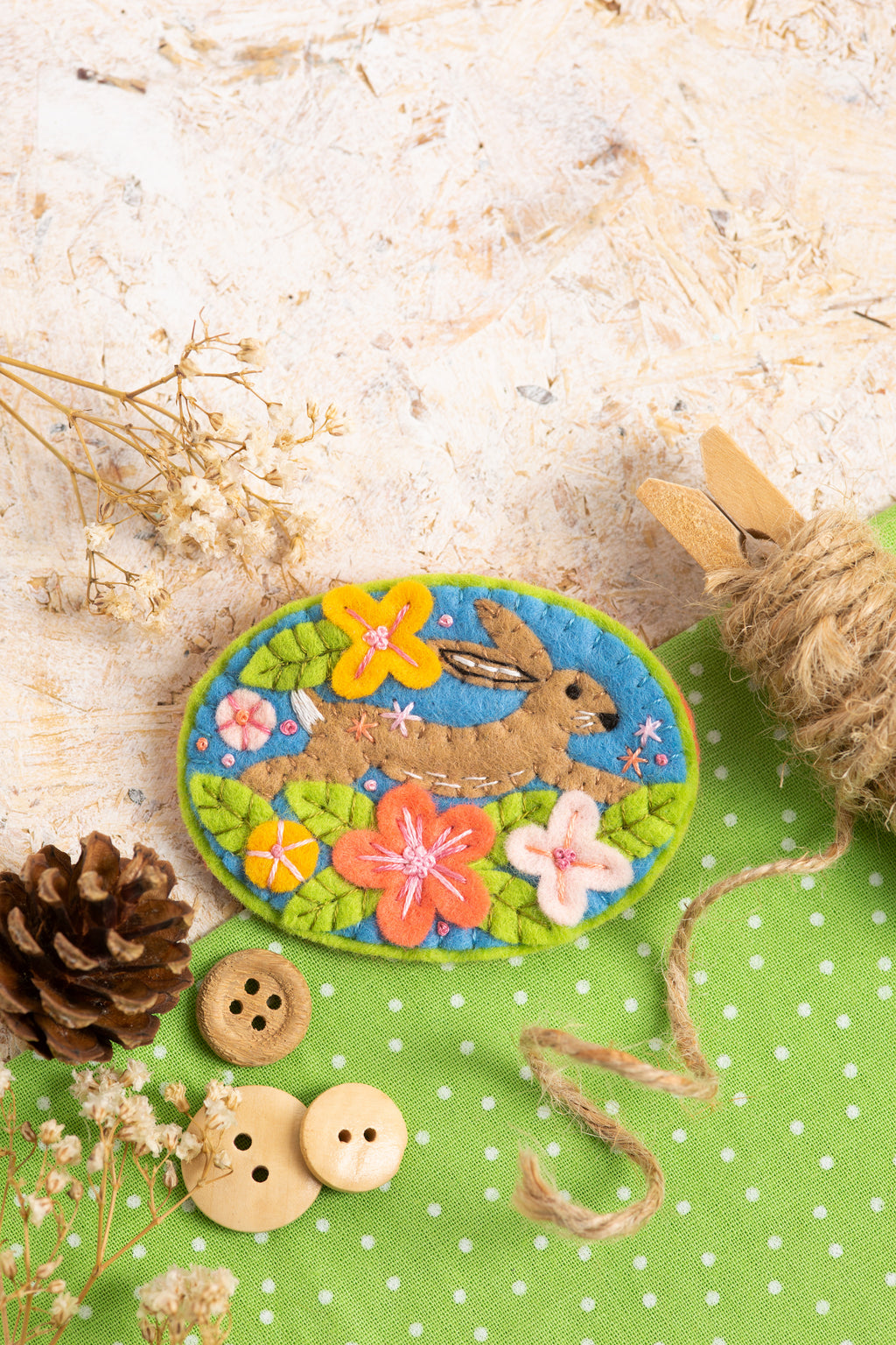 Hawthorn Handmade Hare Felt Craft Brooch Kit for Beginners