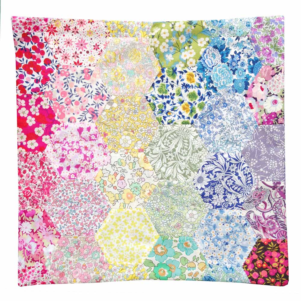Alice Caroline Liberty Tana Lawn® Hexagon Cushion Kit – English Paper Piecing