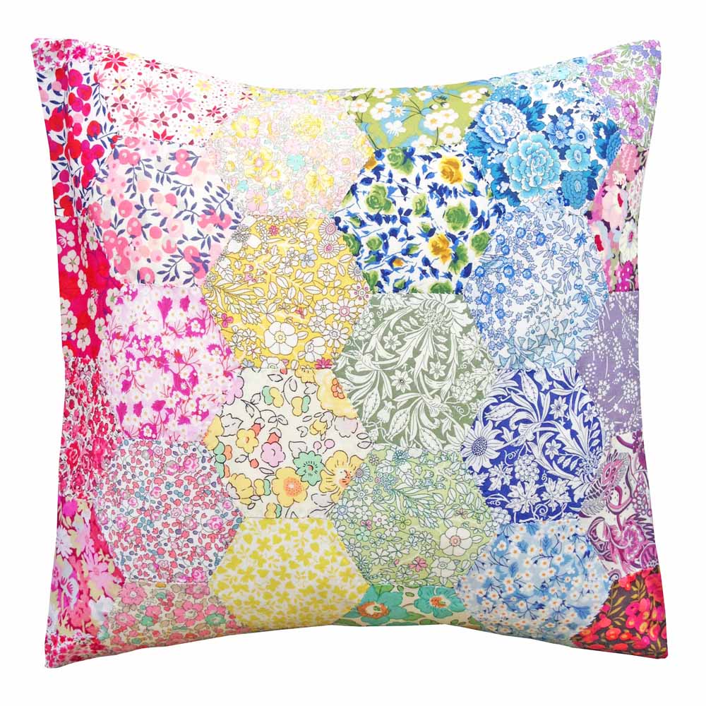 Alice Caroline Liberty Tana Lawn® Hexagon Cushion Kit – English Paper Piecing