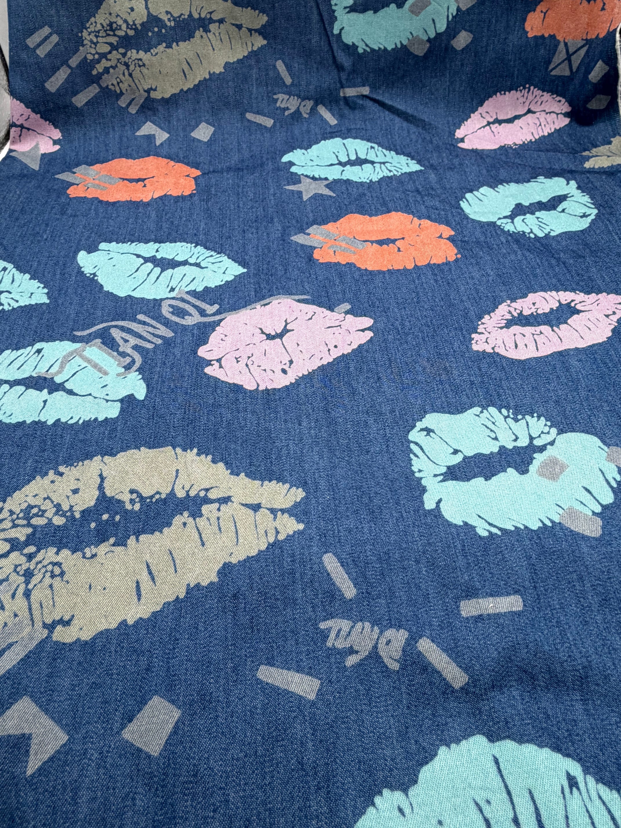 Lips Lacquered Chambray 100% Cotton