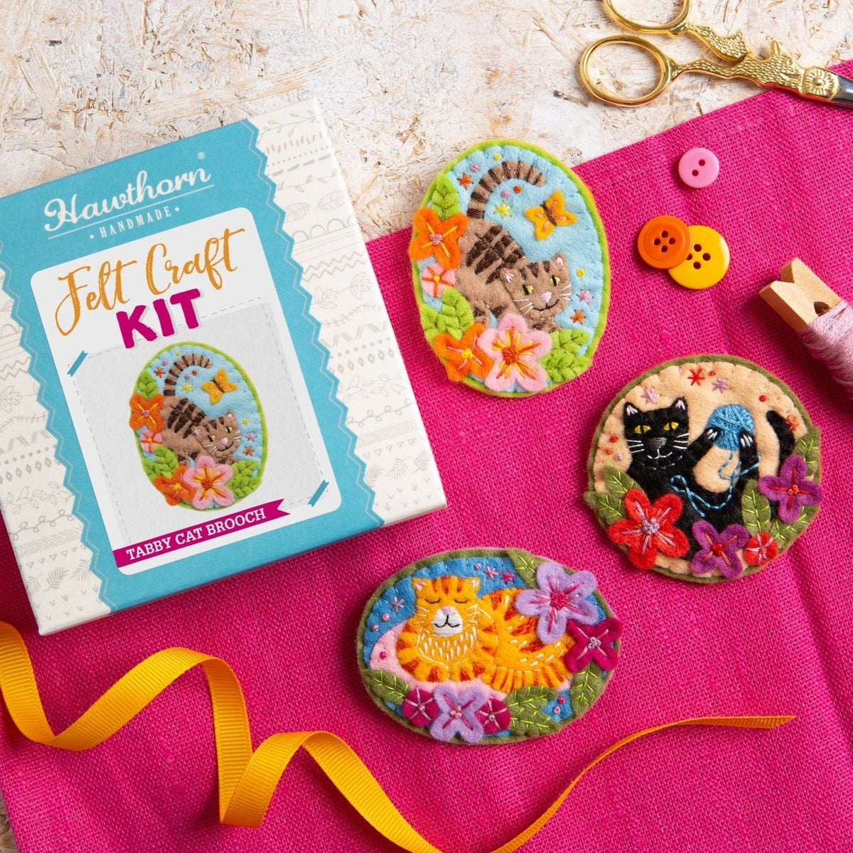 Hawthorn Handmade Black Cat Felt Craft Brooch Kit for Beginners