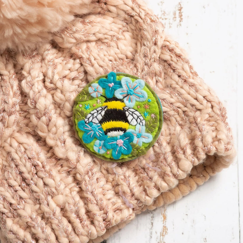 Hawthorn Handmade Bumblebee Felt Craft Brooch Kit for Beginners