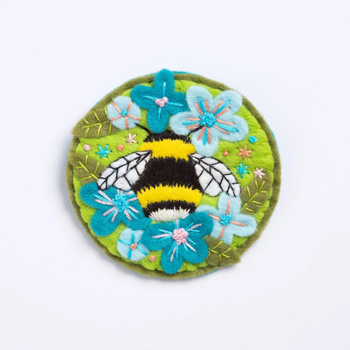 Hawthorn Handmade Bumblebee Felt Craft Brooch Kit for Beginners
